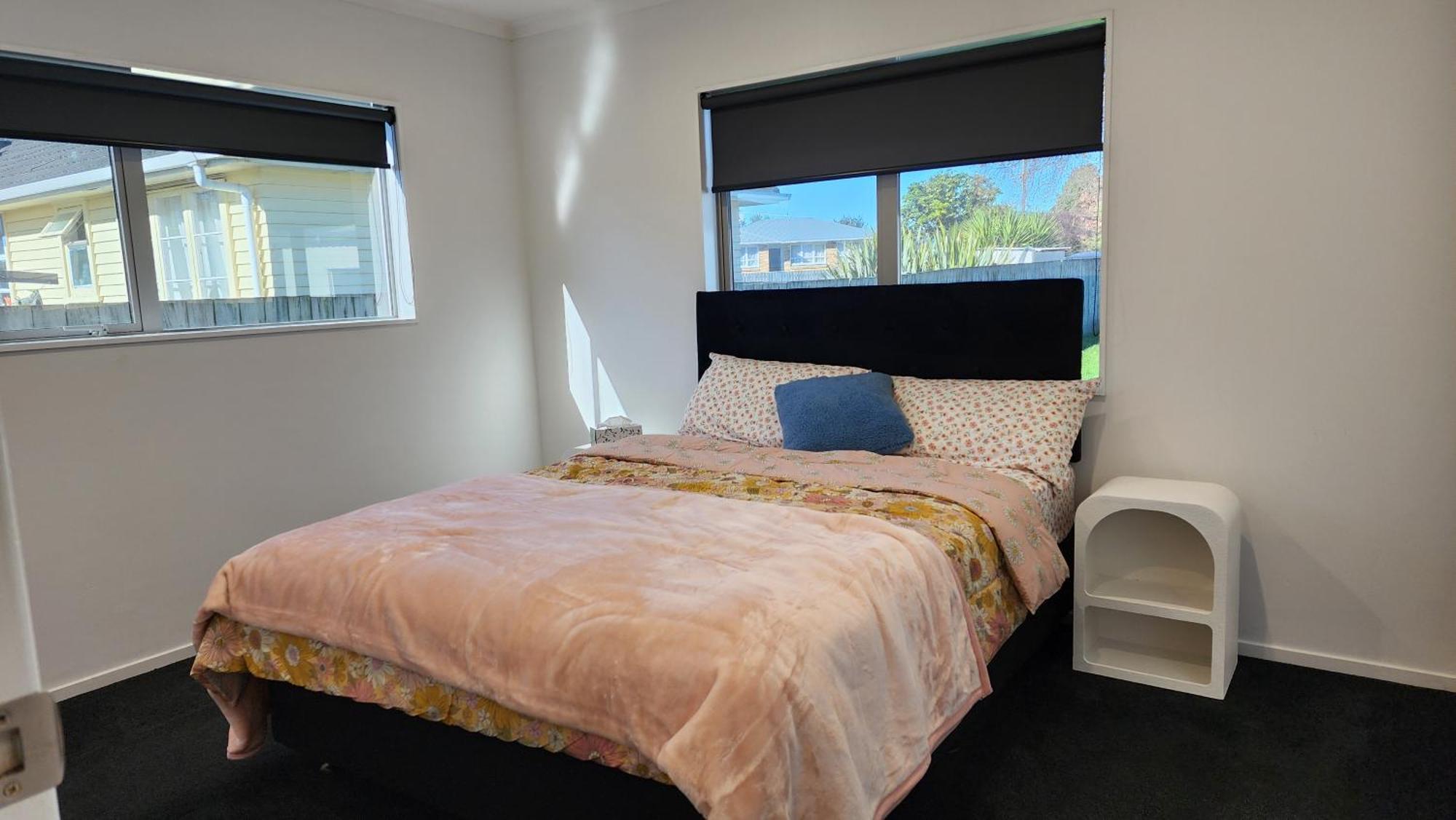 Oaktree Entire Holiday Home, Sleeps 8 To12 Роторуа Екстериор снимка