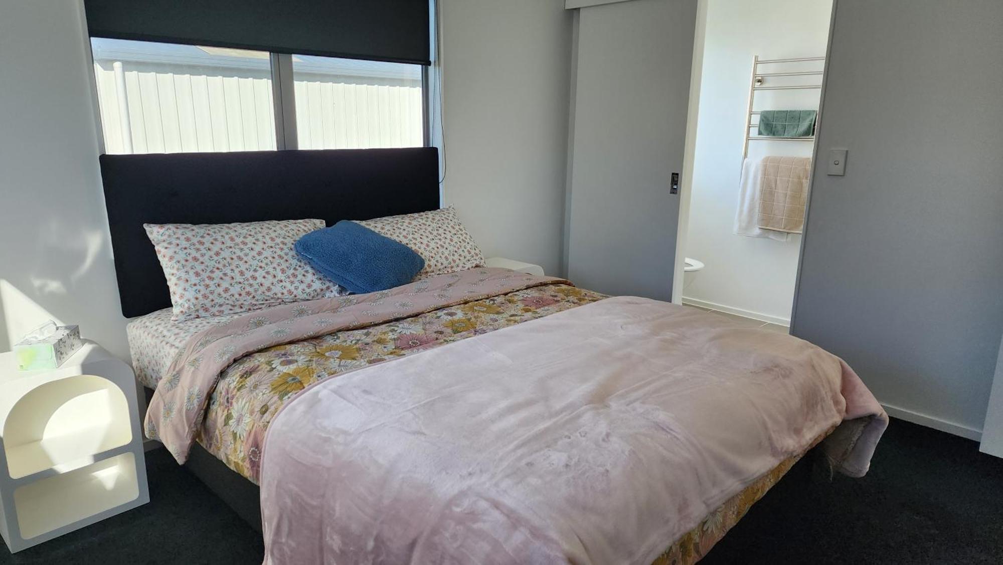 Oaktree Entire Holiday Home, Sleeps 8 To12 Роторуа Екстериор снимка